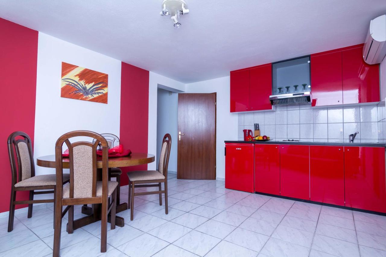 Apartments Ilak Trogir Exterior photo