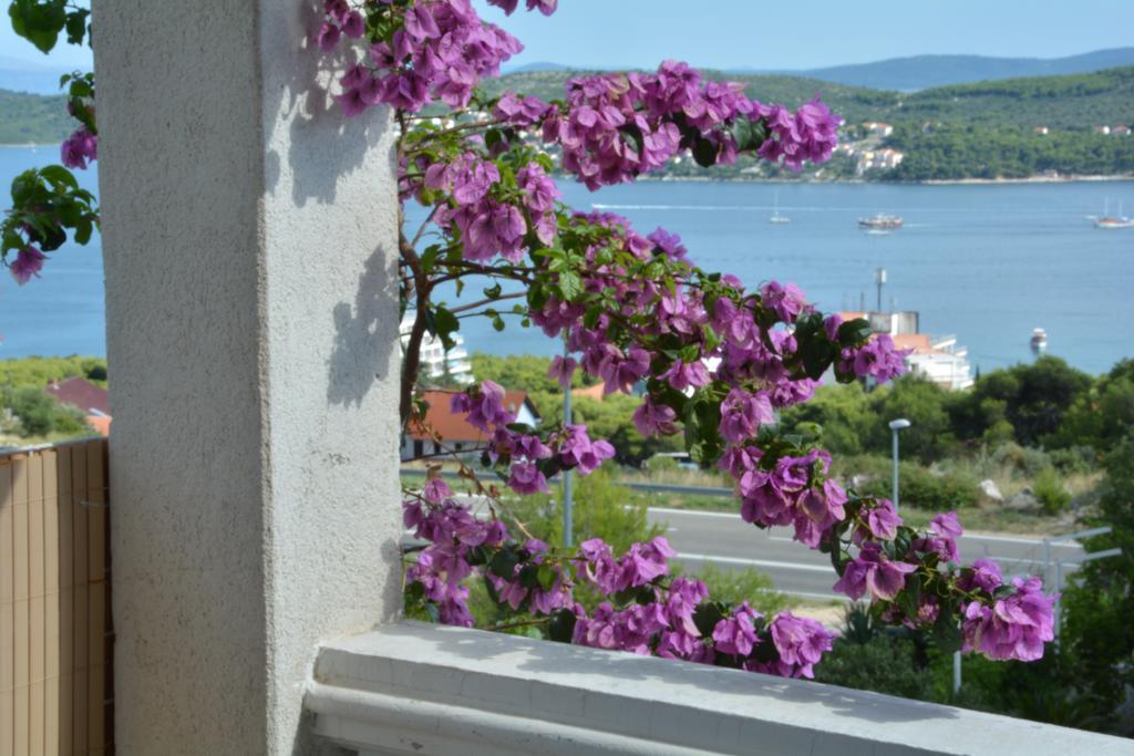 Apartments Ilak Trogir Exterior photo
